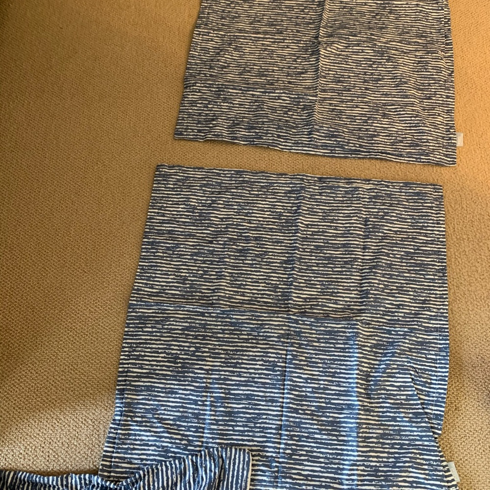 Bedding - Picture 2 of 3